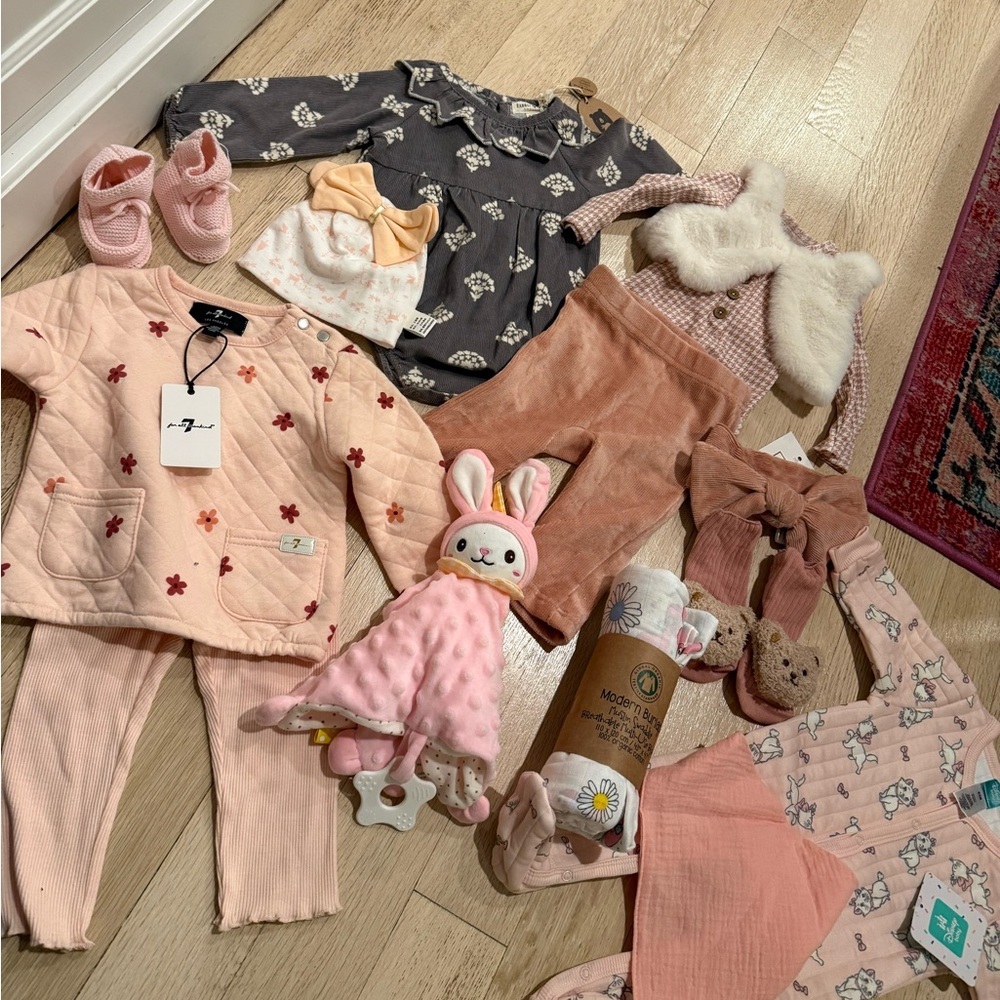 NWT Rabbit & Bear other brands swaddle hat outfits size 0-12 months mix